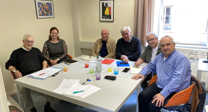 Von links nach rechts: Bernd Joachim Kurz, Anja Rickers, Klaus Schumann, Michael Schulz, Dieter Rauch, Thomas Knapp Von links nach rechts: Bernd Joachim Kurz, Anja Rickers, Klaus Schumann, Michael Schulz, Dieter Rauch, Thomas Knapp