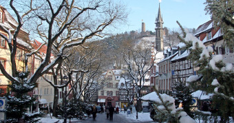 Historischer Marktplatz im Winter