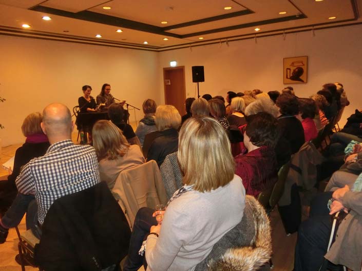 Zuschauer bei einer Lesung