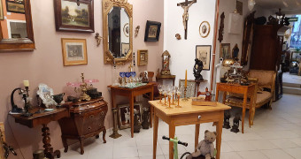 Innenraum mit Antiquitäten